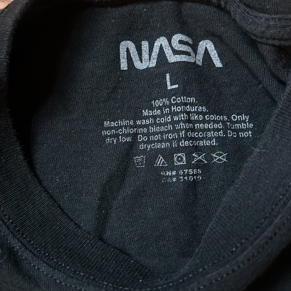 NASA Starry Night Tee Men’s Large - Picture 3 of 4